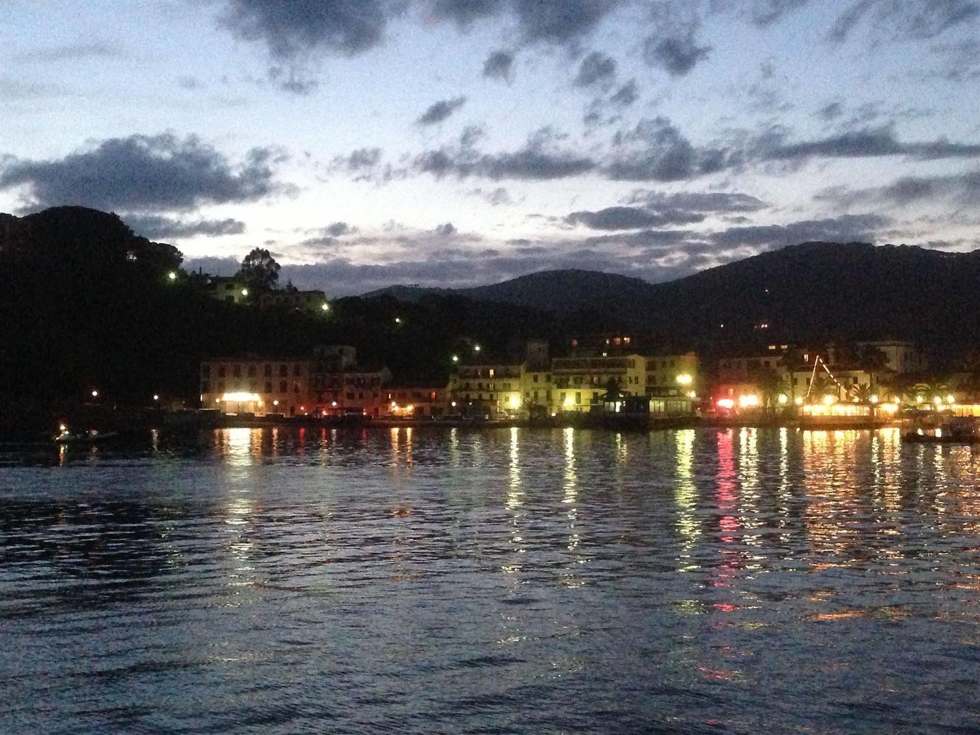 Affittacamere Vista Mare Porto Azzurro Εξωτερικό φωτογραφία